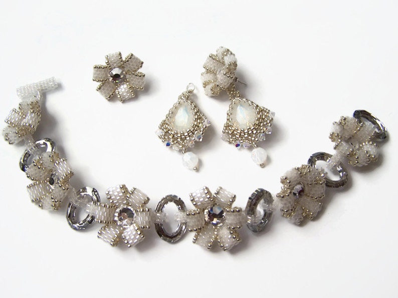 Wedding Jewelry Set. Bridal Jewelry. White Handmade Bridal Jewelry Set