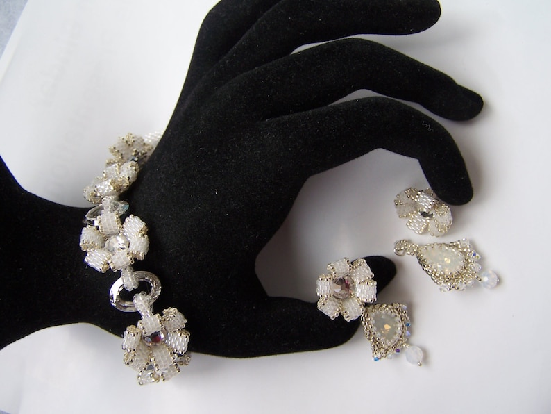 Wedding Jewelry Set. Bridal Jewelry. White Handmade Bridal Jewelry Set