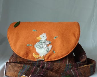 Borsa Paperella artigianale Ricmata a Mano – Borsa a Tracolla in Lana Vegana – Idea Regalo Pezzo Unico – Stile Cottagecore