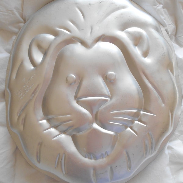 Wilton Cake Pan 2105-2095 | Jungle Lion | Lion King | Jello Mold | Aluminum Cake Pan