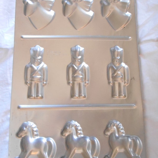 Wilton Angel Soldier Horse Cookie Mold Pan 2306-113 Vintage Jello Molds