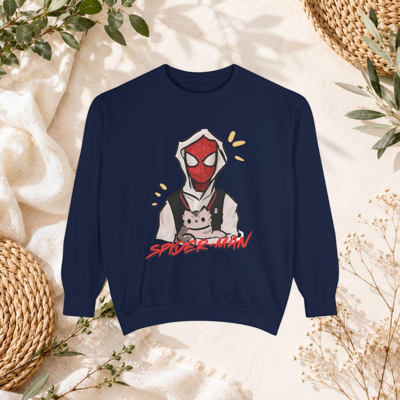 Spider Hero Cat Sweatshirt, Comic Inspired Oversized Crewneck, Aesthetic Pullover, Cozy Unisex Streetwear, Comic Spiderman Sweat zdjęcie 9