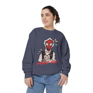 Spider Hero Cat Sweatshirt, Comic Inspired Oversized Crewneck, Aesthetic Pullover, Cozy Unisex Streetwear, Comic Spiderman Sweat zdjęcie 11