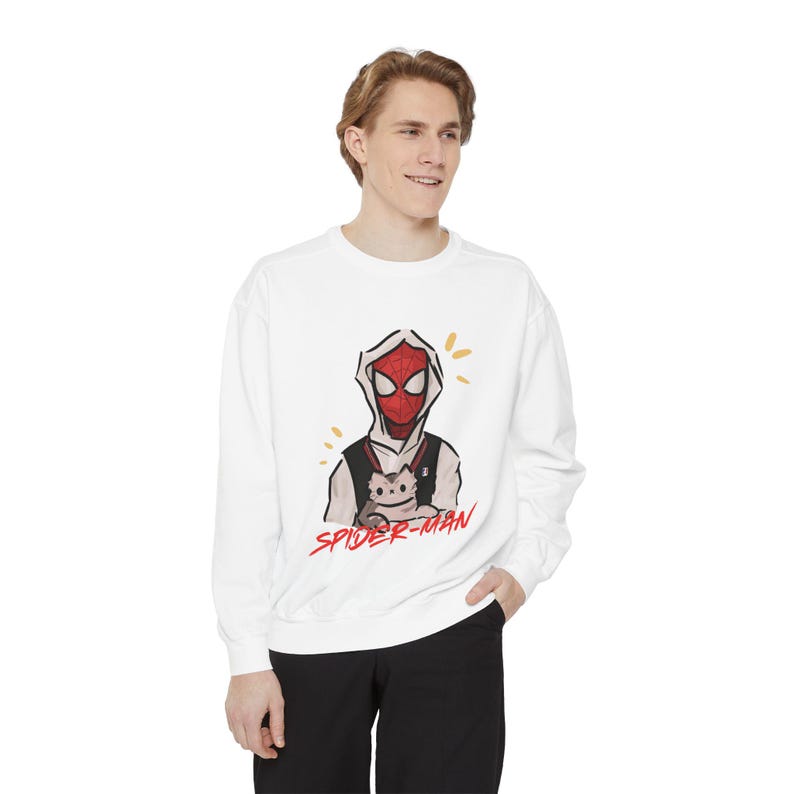 Spider Hero Cat Sweatshirt, Comic Inspired Oversized Crewneck, Aesthetic Pullover, Cozy Unisex Streetwear, Comic Spiderman Sweat zdjęcie 3