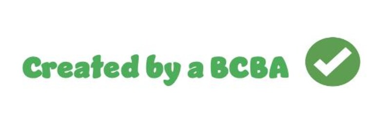 Puede incluir: Un gr&aacute;fico verde que muestra el texto Created by a BCBA en una fuente redondeada y negrita, situado a la izquierda de un c&iacute;rculo verde s&oacute;lido que contiene un s&iacute;mbolo de marca de verificaci&oacute;n blanco. El dise&ntilde;o usa un tono verde uniforme.