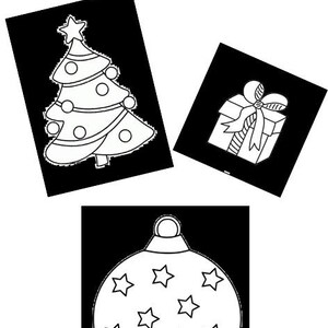 Peut inclure: Illustration en noir et blanc avec le mot "DECEMBRE" en haut. L'image présente un sapin de Noël, un cadeau emballé et une boule ornée d'étoiles, le tout dans un style simple et épuré.
