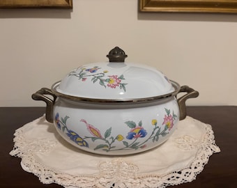 Vintage Enamelware Dutch Oven with Lid, Floral Enamel Pot, White Enamel Casserole, Brass Handles, Cottage Kitchen Decor, European Style