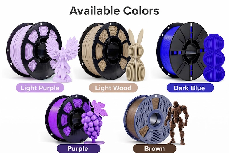 K&ouml;nnte beinhalten: Das Bild zeigt verschiedene Farben von 3D-Druckfilamenten: Hellviolett, helles Holz, Dunkelblau, Lila und Braun. Jede Farbe wird mit einem 3D-gedruckten Modell wie einem Engel, einem Hasen und einem Roboter gezeigt. Der Text "Available Colors" steht oben.