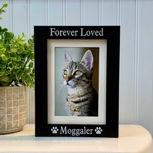 FOREVER LOVED, Cat Memorial Gift, Cat Remembrance Frame, Cat Loss Picture Frame, Cat Sympathy Photo Frame, Personalized Cat Tribute Frame