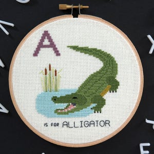 Alligator, Modern cross stitch PATTERN, Alphabet Animalia image 2