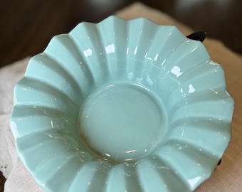 Vintage Haeger Pottery #132 Fluted Bowl / Planter