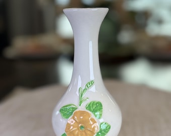 Vintage Hull Pottery Bud Vase, USA T-2 Yellow Pansy Floral Vase, Cream Ivory Ceramic, Cottage Farmhouse Decor