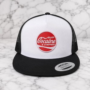 Casquette trucker snapback drôle avec écusson YUPOONG COCAINE and STRIPPERS YUPOONG