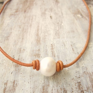 Brown Leather and Pearl Necklace.Pearl Choker Necklace.Large White Pearl and Leather Necklace.Rustic Jewelry.Leather Jewelry. Pearl Jewelry