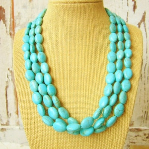 Dreireihige Türkis-Halskette. Türkis Howlith Statement Halskette. Multi Strand Türkis Schmuck. Perlenarbeit Necklace.Boho Halskette