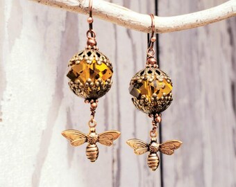Boucles d'oreilles abeille. Boucles d'oreilles en cristal facetté en verre ambré. Boucles d'oreilles pendantes en verre ambré miel. Bijoux Abeille. Cadeau pour apiculteur