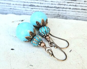 Boucles d'oreilles pendantes en cuivre et jade turquoise. Pendants d'oreilles en jade à facettes. Bijoux en jade bleu. Cadeau bijoux pour elle. Bijoux turquoise en jade