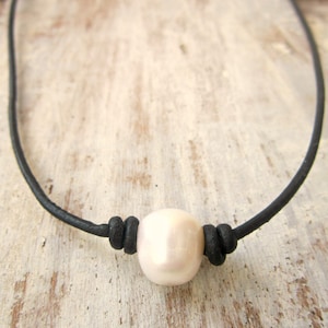 Black Leather and Pearl Necklace.Pearl Choker Necklace.Large White Pearl and Leather Necklace.Rustic Jewelry.Leather Jewelry. Pearl Jewelry