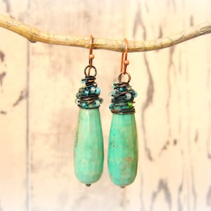 Faceted Chrysoprase Earrings. Chrysoprase Wire Wrapped Dangle Earrings.Chrysoprase Jewelry.Rustic Earrings.Rustic Jewelry.Green Earrings