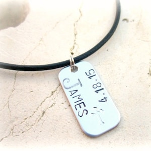 Les garçons premier cadeau de Communion. Collier en cuir les garçons. Collier en cuir personnalisé Mens Necklace.Mens étiquette de chien. Les garçons Croix Necklace.Gift pour garçon