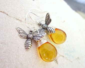 Gift for Bee Lover. Honey Bee Jewelry. Amber Honey Bee Earrings in Silver. Nature Lover Dangle Earrings. Amber Earrings Glass Briolettes