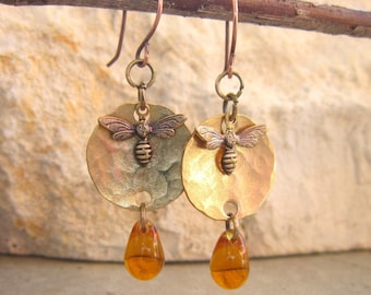 Honey Bee Earrings. Hand Hammered Honey Amber Earrings. Amber Glass Dangle Earrings. Honey Bee Jewelry. Amber Jewelry. Gift for Bee Lovers