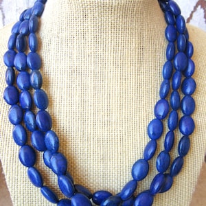 Faux Lapis Ketting. Indigo Blauwe Howlite Kralen Ketting. Blauwe Multi Streng Ketting. Faux Blue Lapis Sieraden. Marineblauwe chunky ketting