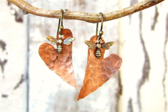 Bee and heart earrings deals
