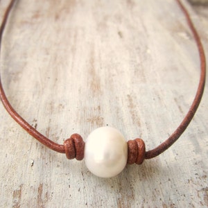 Brown Leather and Pearl Necklace.Pearl Choker Necklace.Large White Pearl and Leather Necklace.Rustic Jewelry.Leather Jewelry. Pearl Jewelry