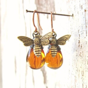 Honey Bee Earrings. Honey Bee Jewelry. Wire Wrapped Honey Citrine Earrings. Czech Glass Dangle Earrings. Citrine Jewelry. Gift for Bee Lover