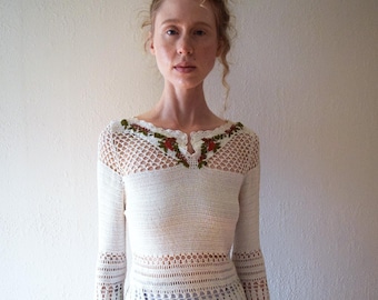 Vintage crochet top . embroidered crochet blouse . size xs to medium