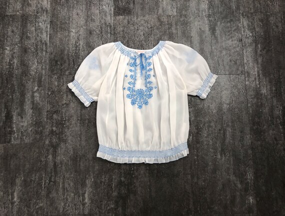 1950s 1960s embroidered top . vintage Hungarian bl