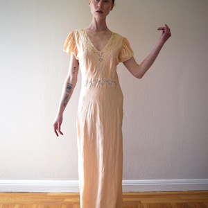1930er Jahre Seiden Jacquard Slip Dress . 30er Jahre Kleid. Größe klein bis mittel