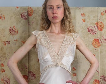 1940s bias cut slip dress . vintage satin gown . size xs to s/m