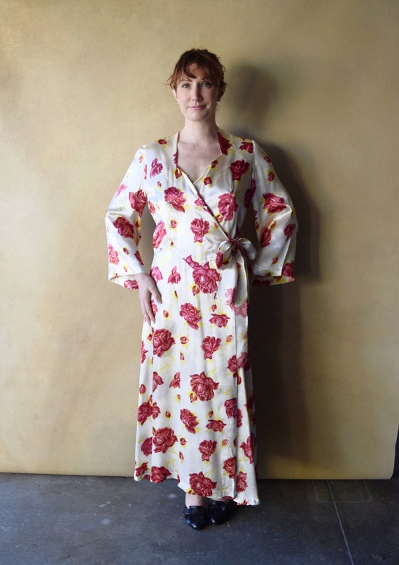 Vintage 1940s rose print satin dressing gown . si… - image 3