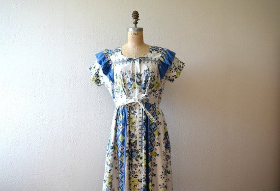 1940s dressing gown . vintage 40s floral print dre