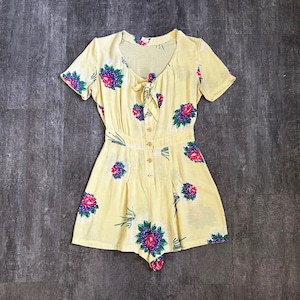 1940s playsuit . vintage 40s floral romper . size small to s/m