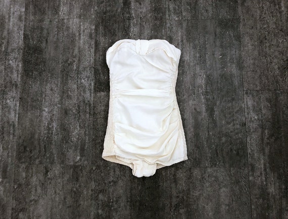 1940s 1950s swimsuit . vintage ivory bathing suit