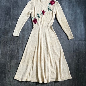 1940s rose knit dress . vintage flower wool knit . size xs to s image 2