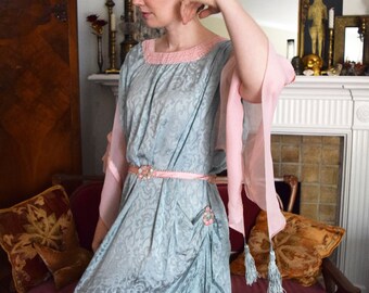 1910s 1920s dressing gown . silk boudoir peignoir robe . flexible size