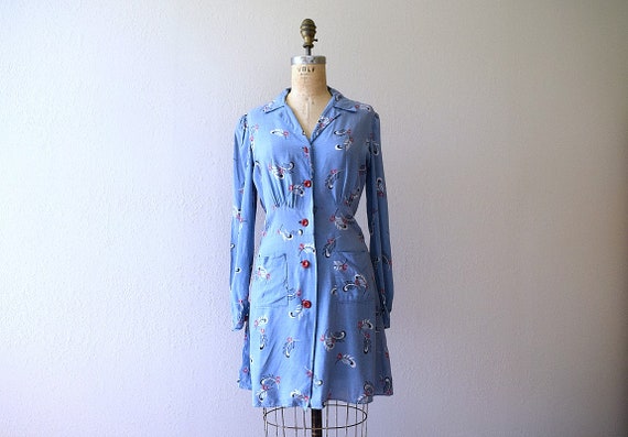 Early 1940s dress . vintage 40s feather print tuni