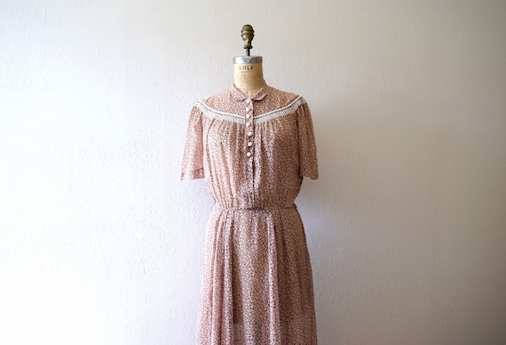 Early 1940s dress . vintage 40s brown floral dress