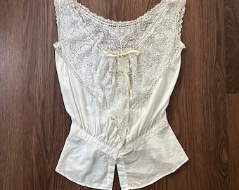 Antique corset cover . 1900s 1910s cotton and lace top . size xs to xs/s