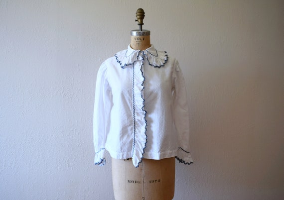 Antique top . vintage ruffled button front top