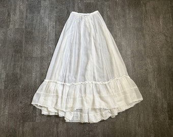 Antique petticoat . 1900s vintage cotton skirt . size xs