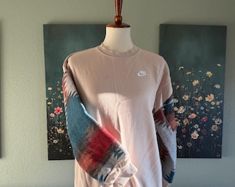 Sudadera Nike reciclada / Cuello redondo con mangas aztecas occidentales / Suéter neutro grande y acogedor para niños / Suéter Nike renovado único