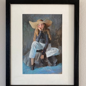 Francotirador, pintura gouache original de una mujer joven con sombrero de vaquero, enmarcada y lista para colgar
