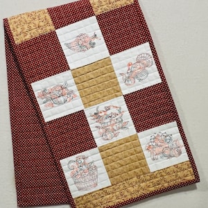 Broderad höstlappsduk - Vändbar quiltad bordslöpare (30 x 110 cm) - Unik i sitt slag