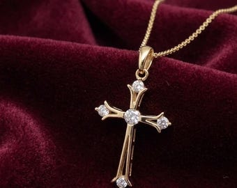 Collar con cruz de flor de lis dorada: moissanita, plata de ley, colgante gótico de inspiración religiosa.