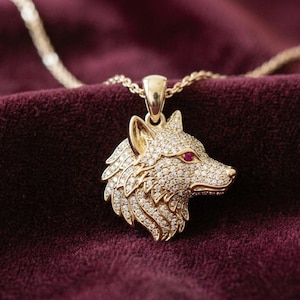 Diamantvarghuvudhängehalsband, Rubinöga, Pave Gold Spirit-smycken